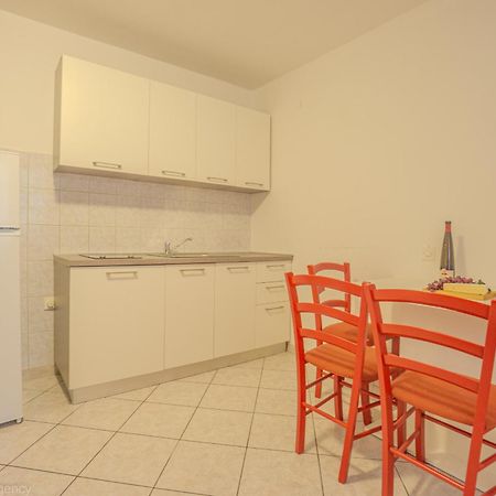 Bepic Quiet Location On A Beautiful Bay Apartment Metajna Exterior photo
