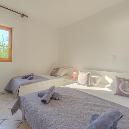 Bepic Quiet Location On A Beautiful Bay Apartment Metajna Exterior photo